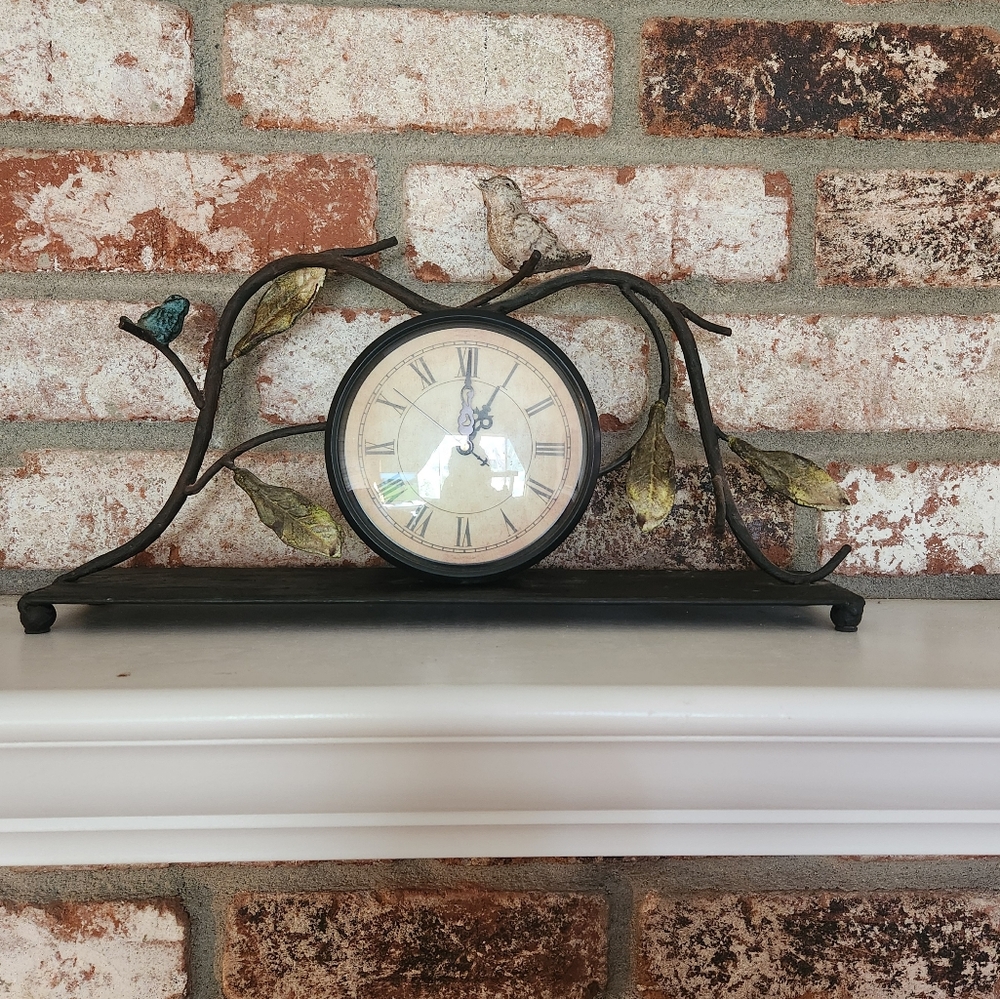 Table/Mantel Clock